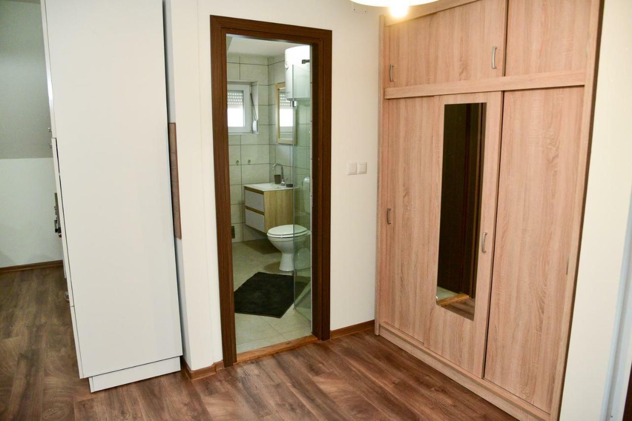 Tesla Coil Apartments Gospić Extérieur photo