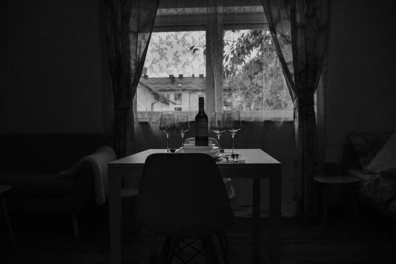 Tesla Coil Apartments Gospić Extérieur photo